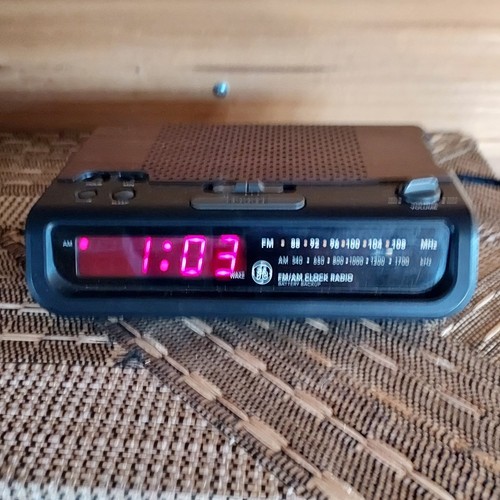 General electric alarm - fm/am,
