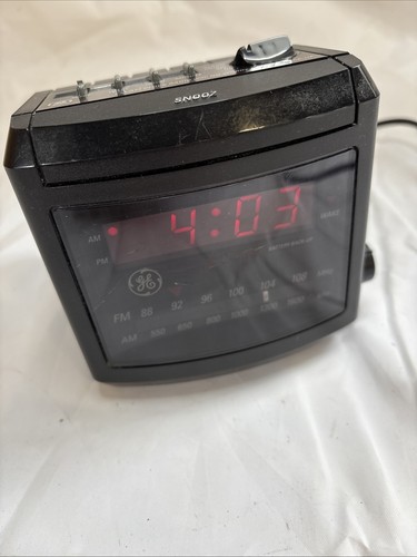 Radio alarm clock - radio,